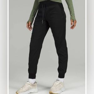 Lululemon dance studio joggers black